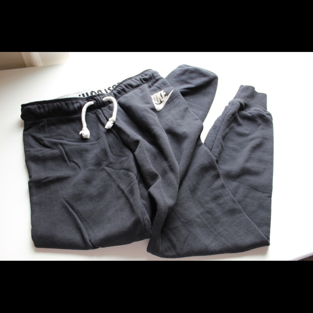 Nike joggers Small